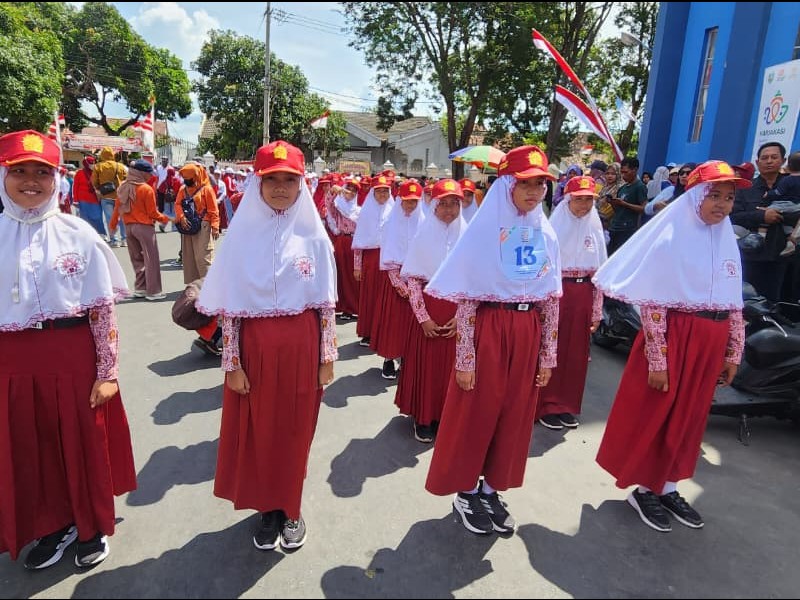 lomba gerak jalan tingkat sd se kabupaten situbondo